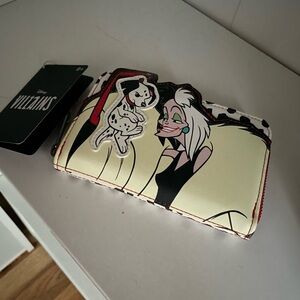 NWT Cruella Loungefly wallet